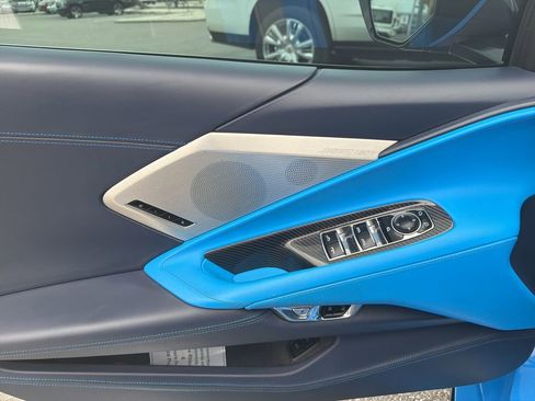 Used 2022 Chevrolet Corvette Stingray Premium Conv w/ Z51 Performance Package RWD image 10