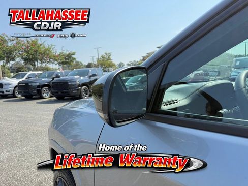 Used 2023 Jeep Compass High Altitude AWD/4WD image 10