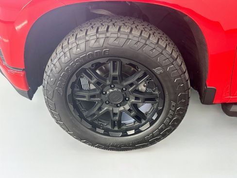 Used 2019 Chevrolet Silverado 1500 Custom w/ Custom Value Package AWD/4WD image 11