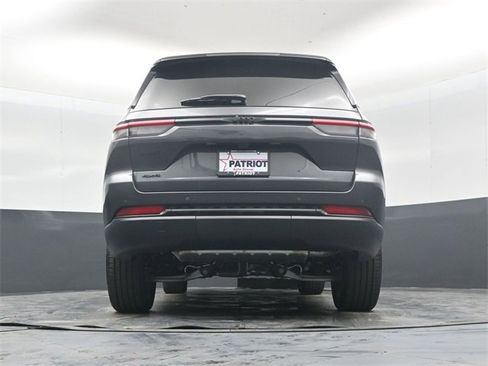 New 2025 Jeep Grand Cherokee Altitude image 40