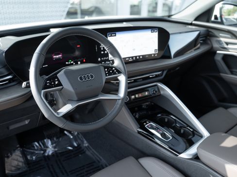 New 2025 Audi Q5 Premium Plus image 10