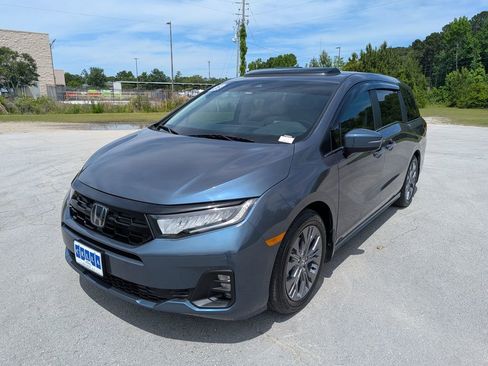 Used 2025 Honda Odyssey Touring image 5