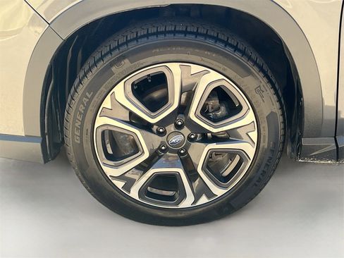 Used 2023 Subaru Ascent Limited image 31