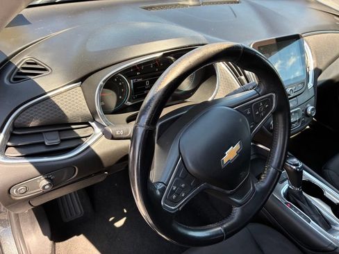 Used 2016 Chevrolet Malibu LT FWD image 19