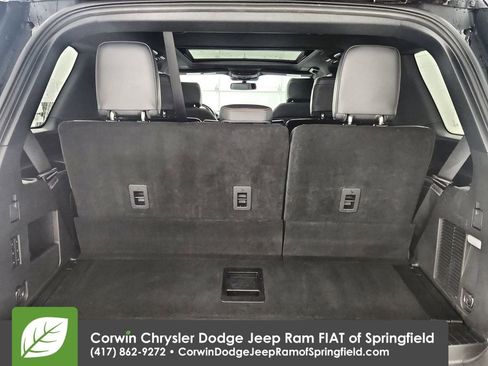 Used 2023 Ford Expedition Platinum AWD/4WD image 32