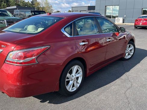 Used 2015 Nissan Altima 2.5 SV w/ Convenience Package image 4