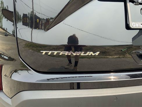 Used 2024 Ford Edge Titanium AWD/4WD image 24