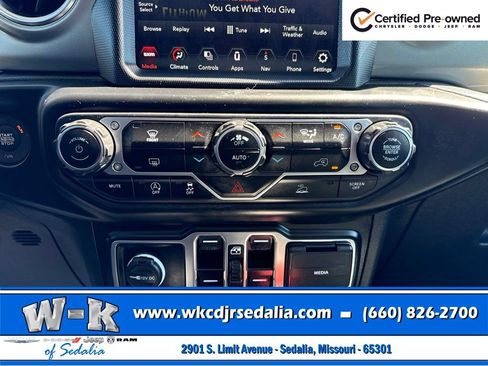 Used 2023 Jeep Gladiator Overland AWD/4WD image 29
