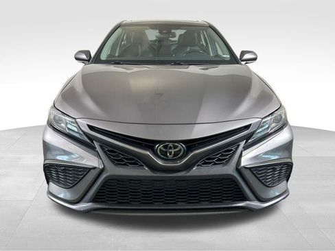 Used 2022 Toyota Camry SE w/ Convenience Package FWD image 9