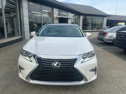 Used 2016 Lexus ES 350 w/ Luxury Package w/Wood Trim image 8
