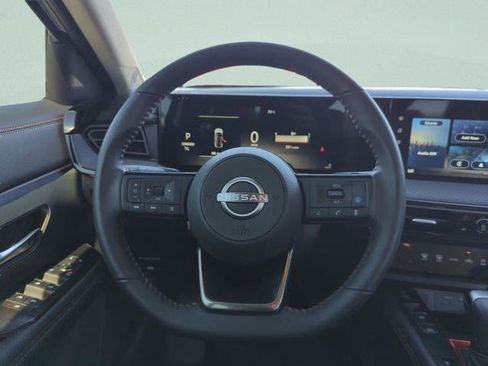 Certified 2025 Nissan Kicks SR FWD image 19