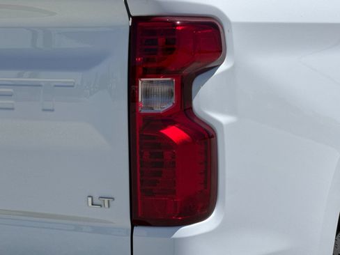 Used 2024 Chevrolet Silverado 1500 LT w/ Z71 Off-Road Package AWD/4WD image 37