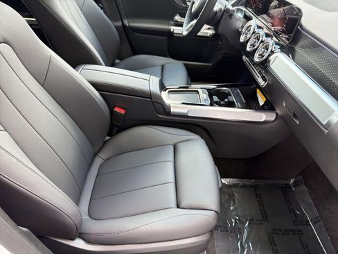 New 2026 Mercedes-Benz GLB 250 4MATIC image 30