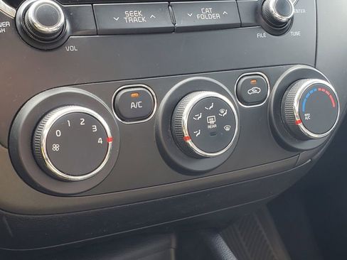 Used 2018 Kia Forte LX w/ LX Rear Camera Package image 19