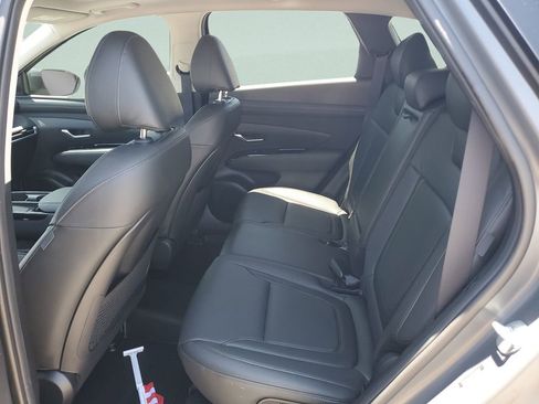 Certified 2025 Hyundai Tucson Limited FWD image 9