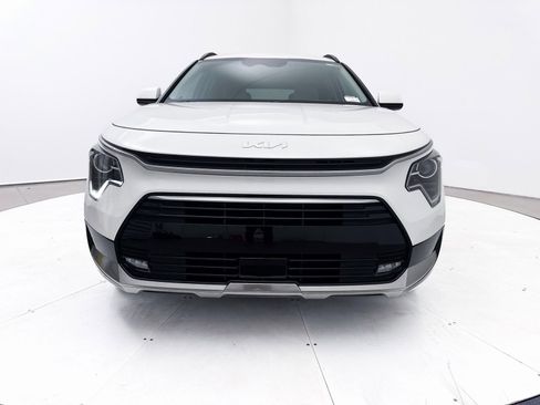 Certified 2024 Kia Niro EX Touring image 12