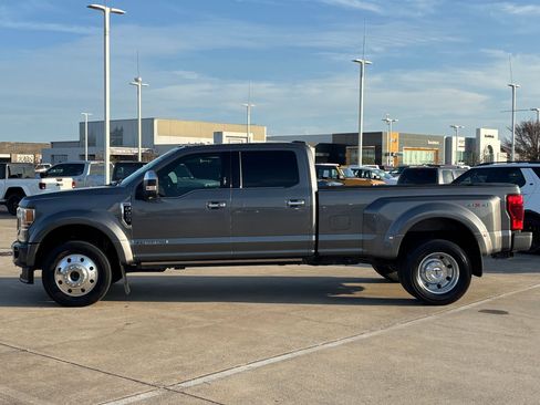 Used 2022 Ford F450 Platinum image 7
