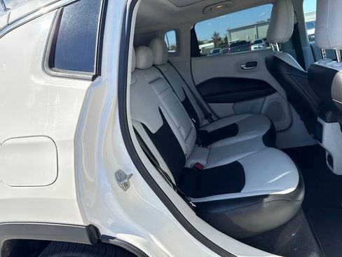 Used 2019 Jeep Compass Latitude image 25