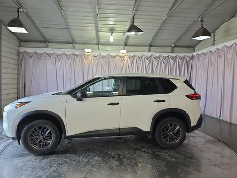 Used 2021 Nissan Rogue S image 3