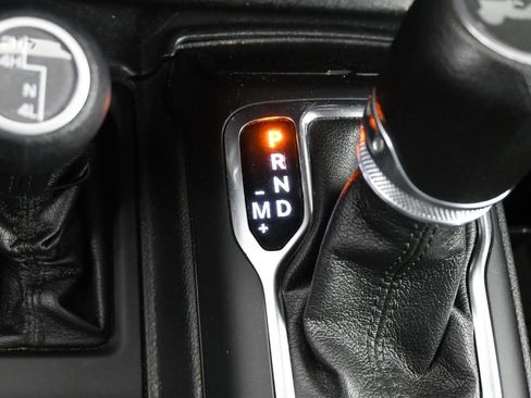 Used 2020 Jeep Wrangler Unlimited Sport S image 32