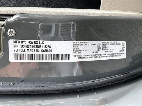 Used 2022 Chrysler Pacifica Touring-L image 16