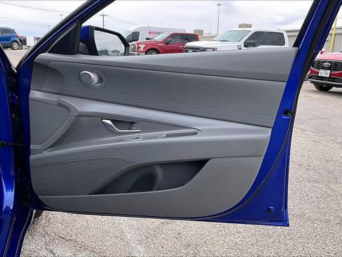 Used 2024 Hyundai Elantra SE image 21