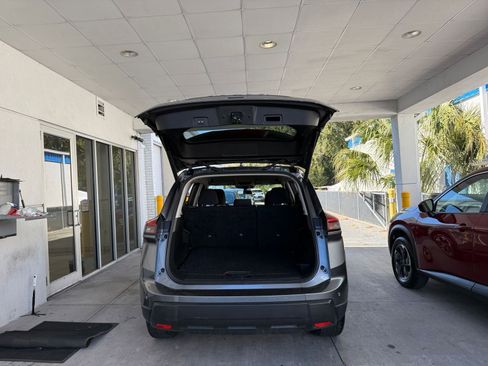 Used 2025 Nissan Rogue SV image 32