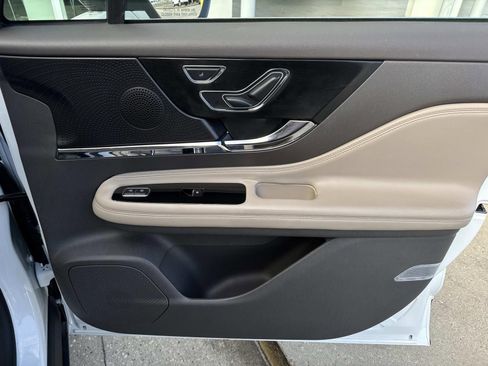 Used 2024 Lincoln Corsair FWD image 13