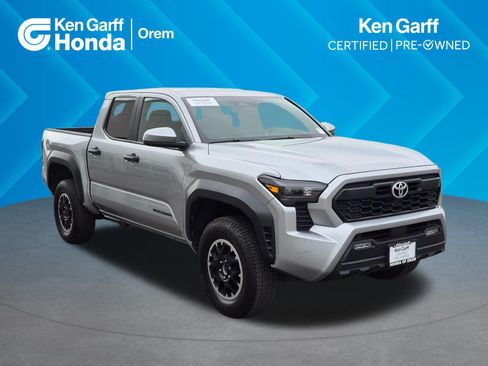 Used 2025 Toyota Tacoma TRD Off-Road AWD/4WD image 1