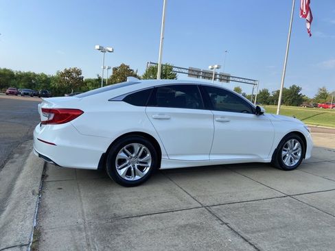 Used 2019 Honda Accord LX image 12