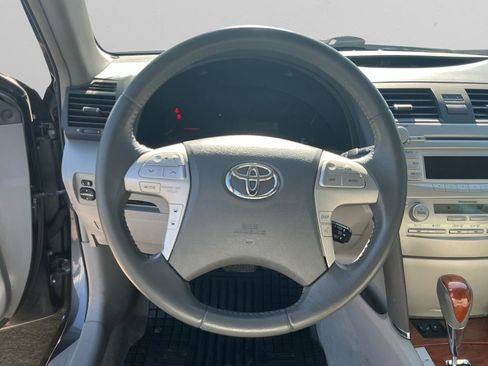 Used 2010 Toyota Camry XLE FWD image 12