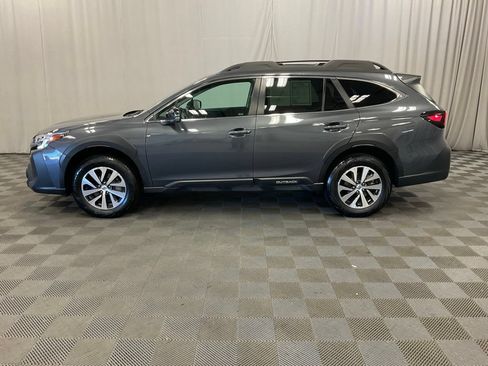 Used 2024 Subaru Outback Premium AWD/4WD image 8