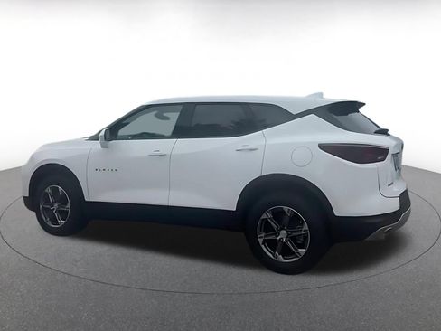 Used 2025 Chevrolet Blazer LT FWD image 9