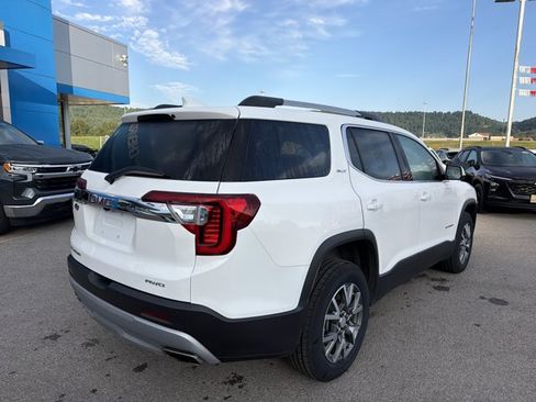 Used 2023 GMC Acadia SLT AWD/4WD image 4