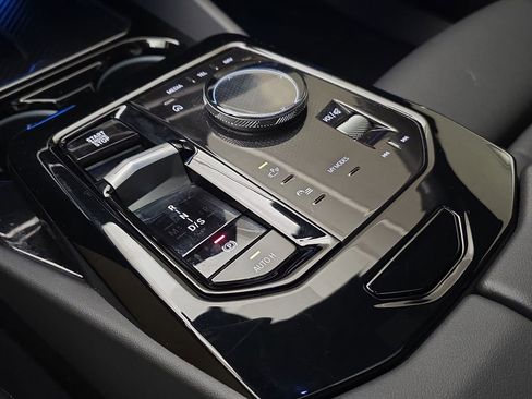 Certified 2024 BMW 530i xDrive 530i xDrive w/ M Sport Package image 21