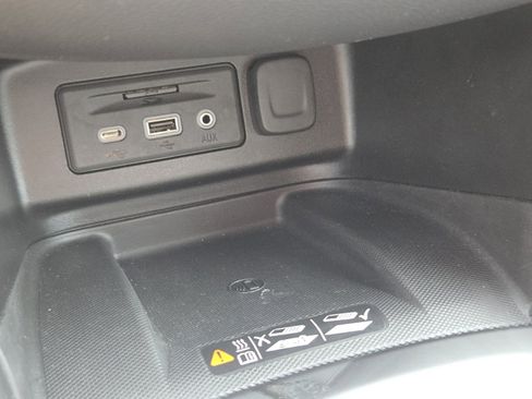 Used 2021 Chevrolet Equinox Premier image 10