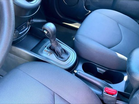 Used 2011 Kia Soul + image 14