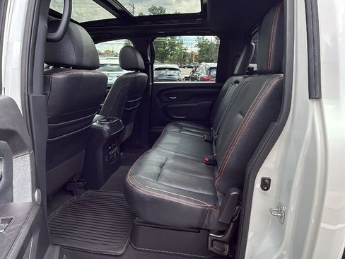 Used 2021 Nissan Titan PRO-4X w/ Pro-4x Convenience Package AWD/4WD image 12
