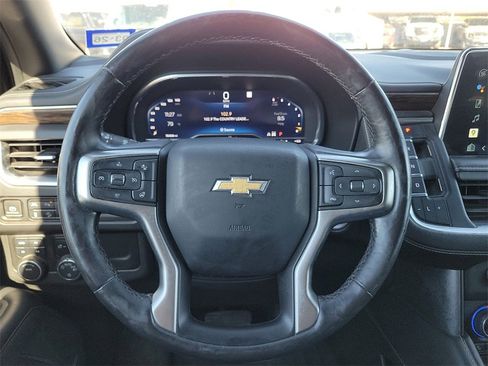 Used 2022 Chevrolet Suburban Premier image 19