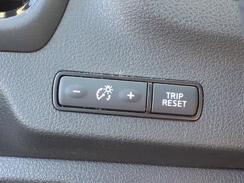 Used 2023 Nissan Leaf SV Plus image 11