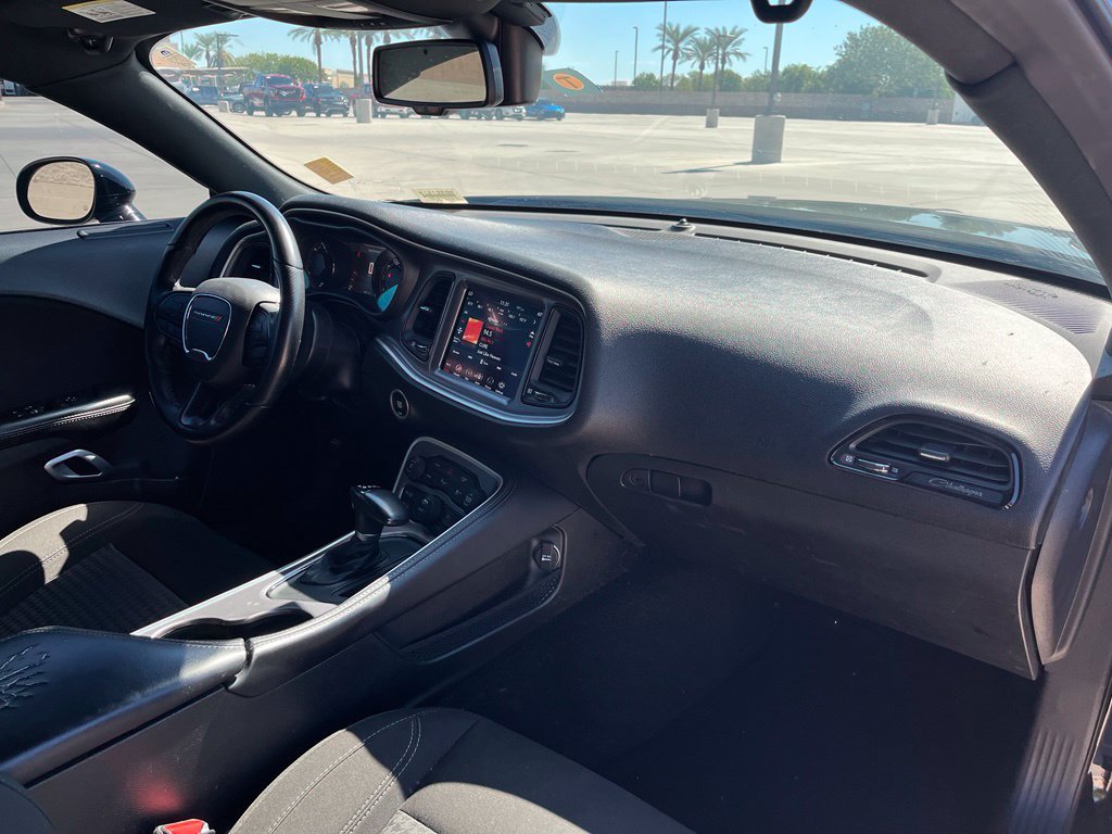 Used 2021 Dodge Challenger SXT w/ Driver Convenience Group RWD image 14