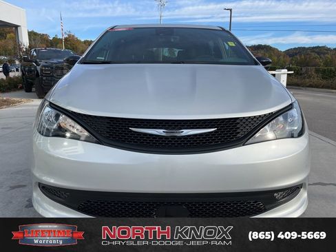 New 2026 Chrysler Voyager LX image 33