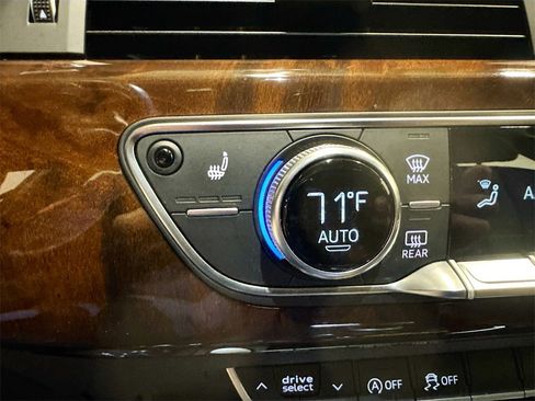 Used 2019 Audi A4 2.0T Premium w/ Convenience Package image 22