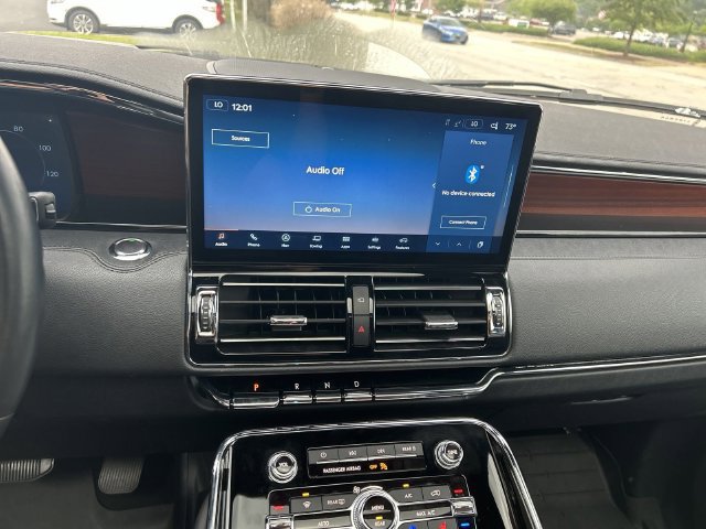 Used 2022 Lincoln Navigator Reserve AWD/4WD image 25