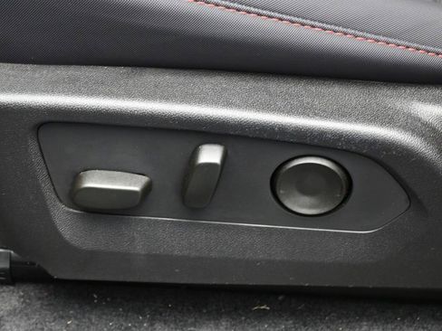 Used 2025 Chevrolet Colorado Z71 w/ Midnight Edition image 20