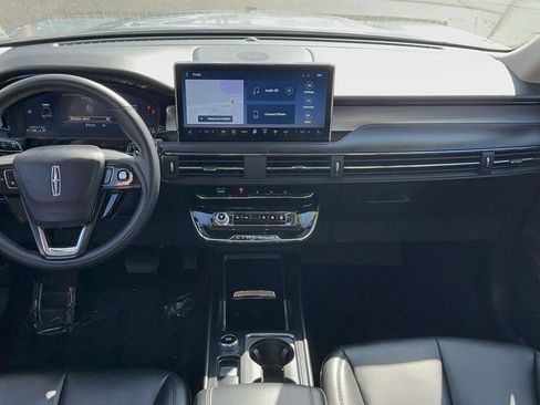 Used 2023 Lincoln Corsair AWD image 12