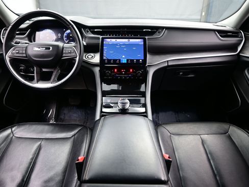 Used 2022 Jeep Grand Cherokee L Limited image 18