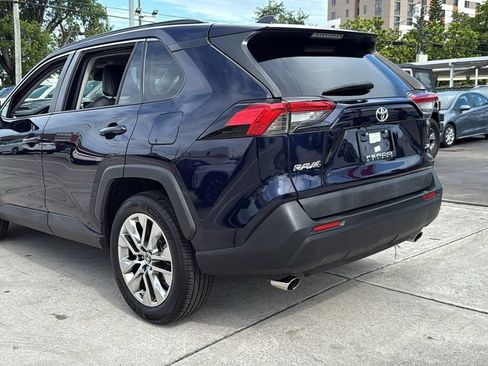 Used 2019 Toyota RAV4 XLE Premium FWD image 13