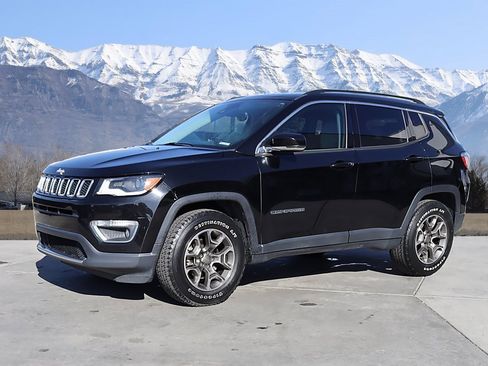 Used 2017 Jeep Compass Limited image 2