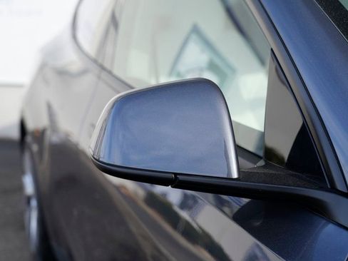 Used 2023 Tesla Model Y 2WD image 9